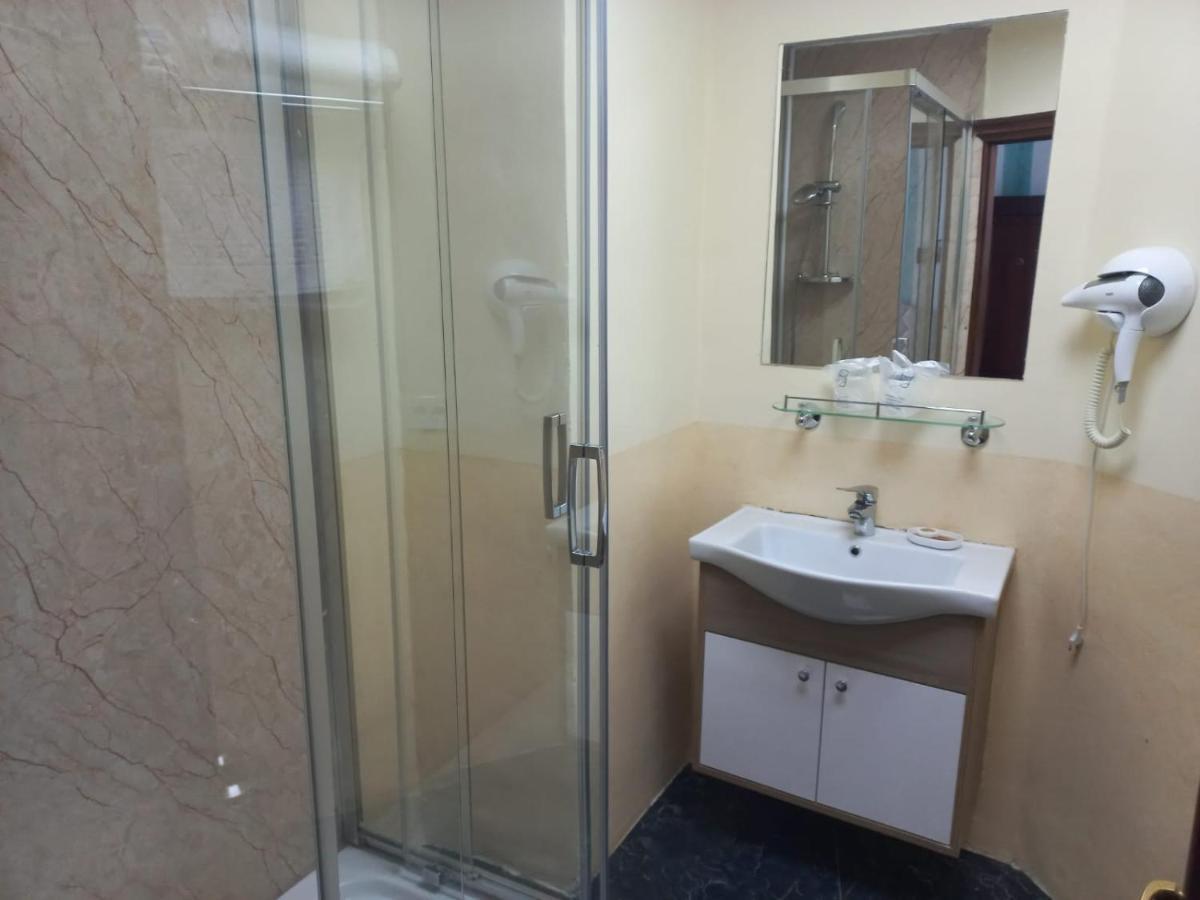 Marina Hotel 2*